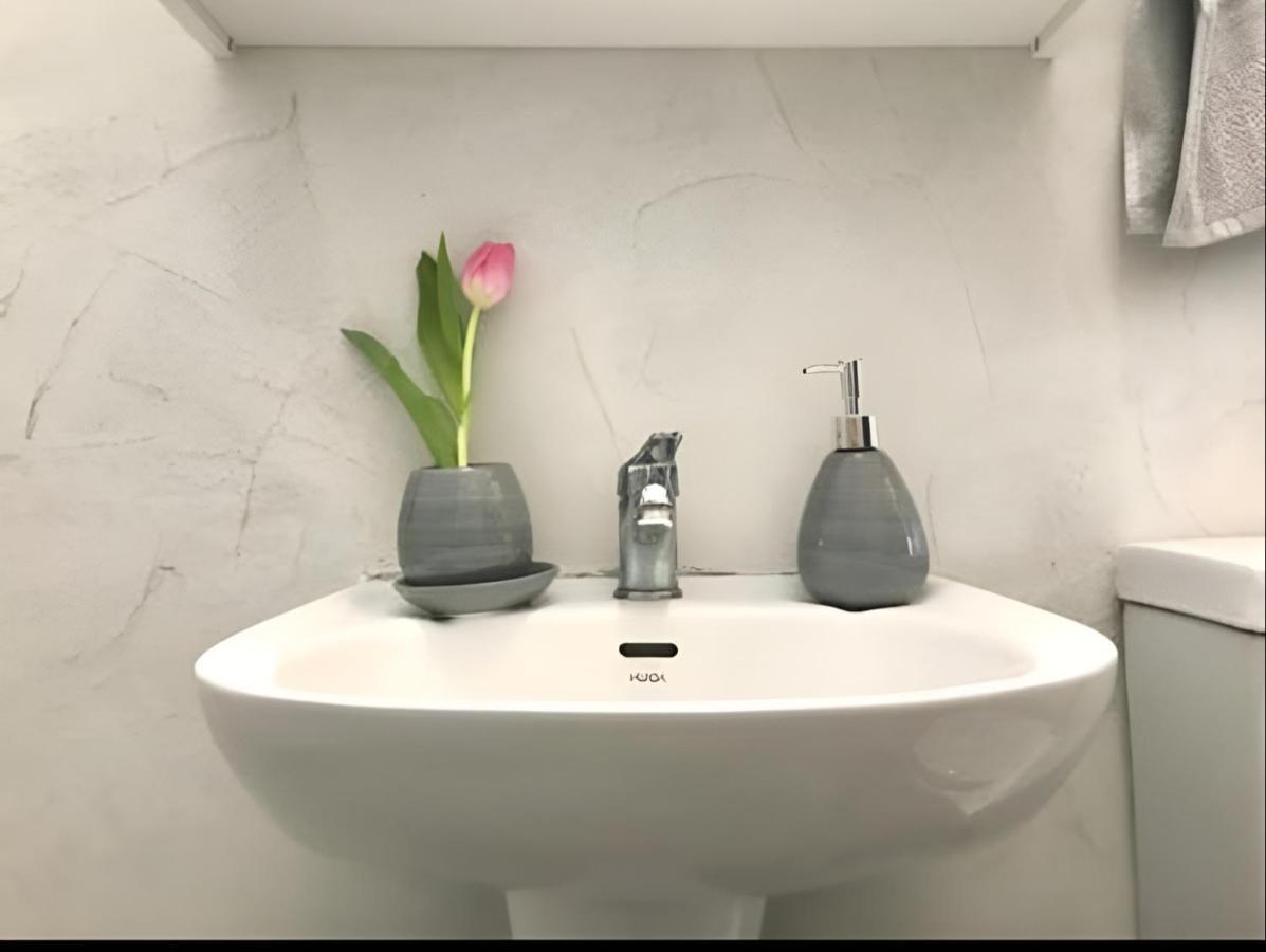 피로스테파니 Rising Sun House Santorini 아파트 외부 사진
